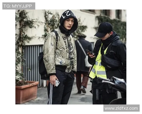 足球明星时尚风潮运动鞋搭配展现个性魅力与运动精神